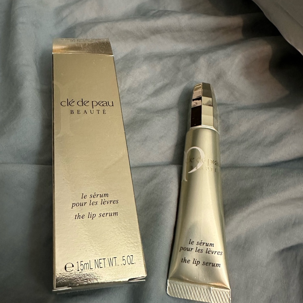 New in box cle de peau lip serum full size